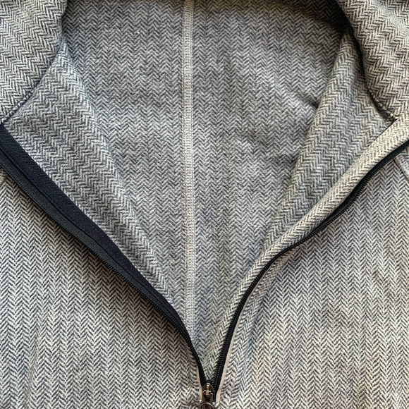 Lululemon Full Tilt Half Zip Gray - Picture 11 of 11